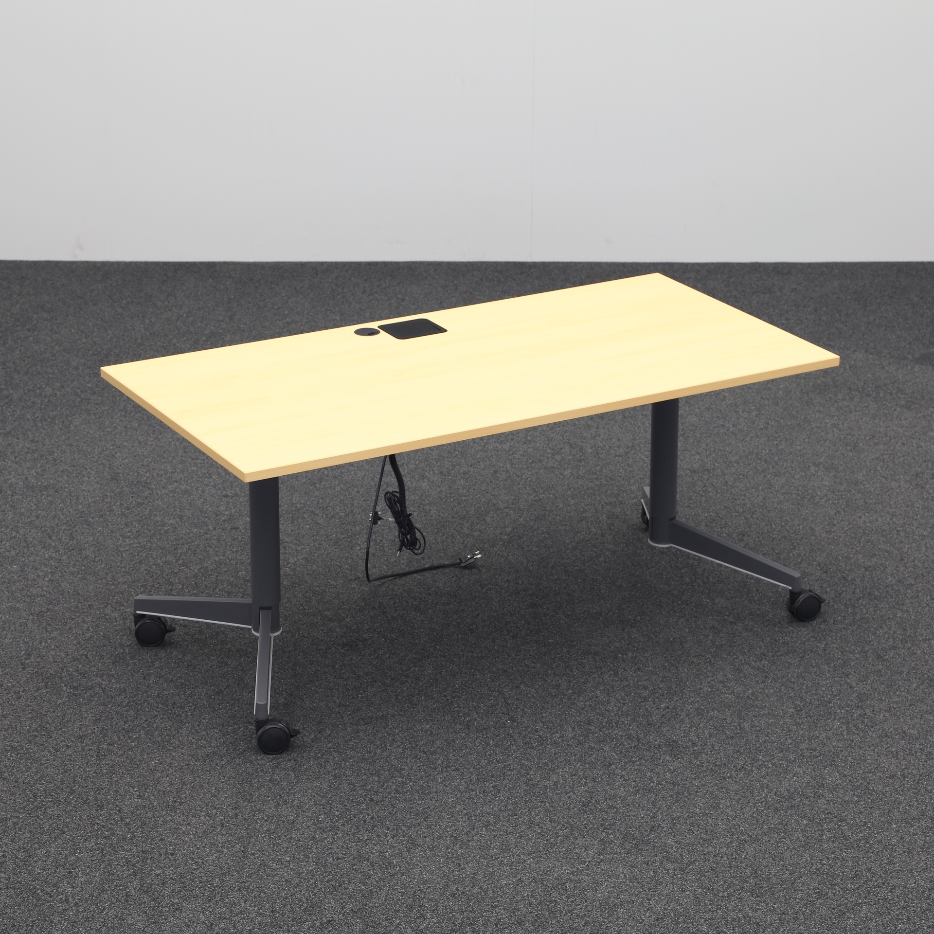 Klapptische Steelcase