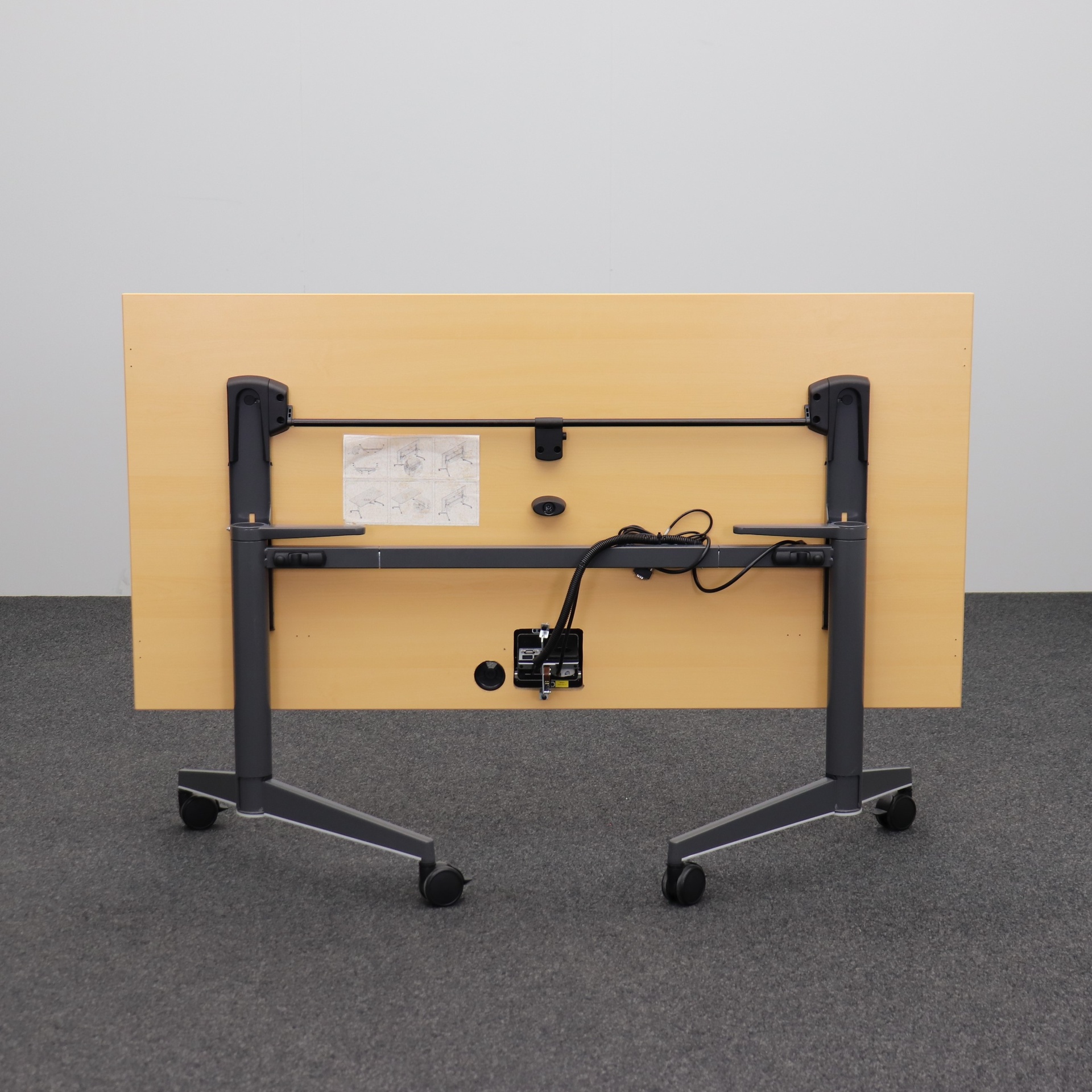 Klapptische Steelcase