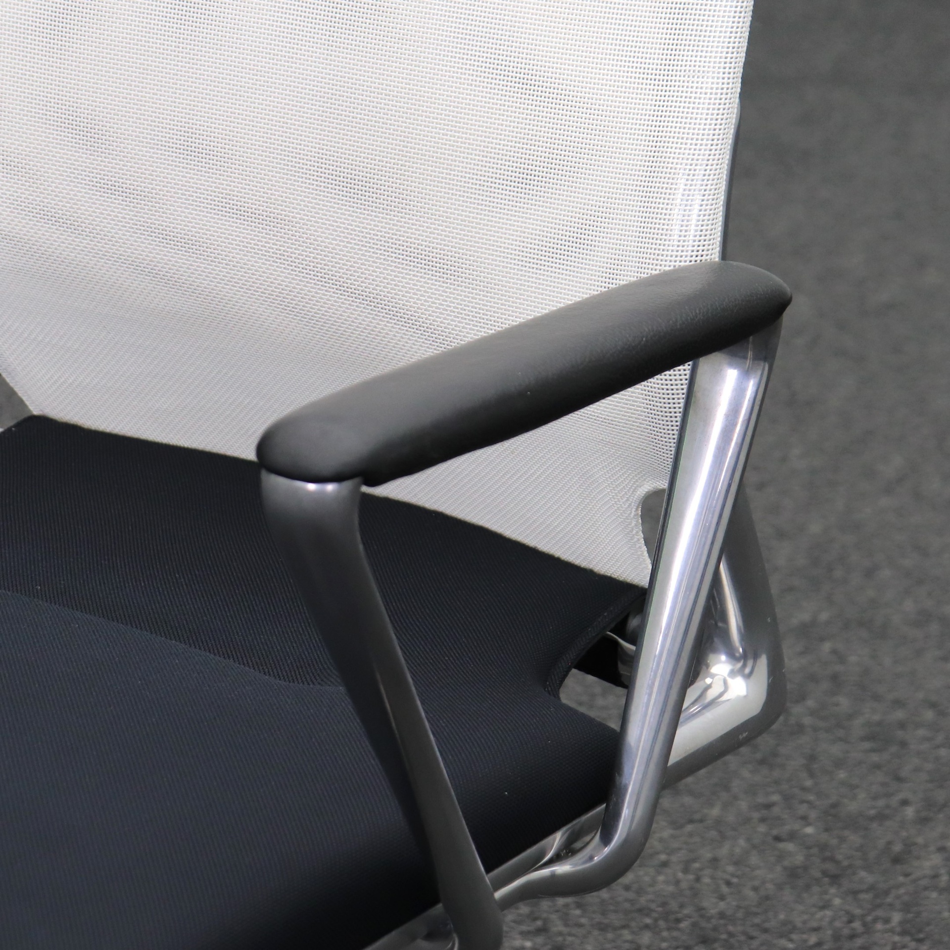 Konferenzstühle Vitra Meda Chair