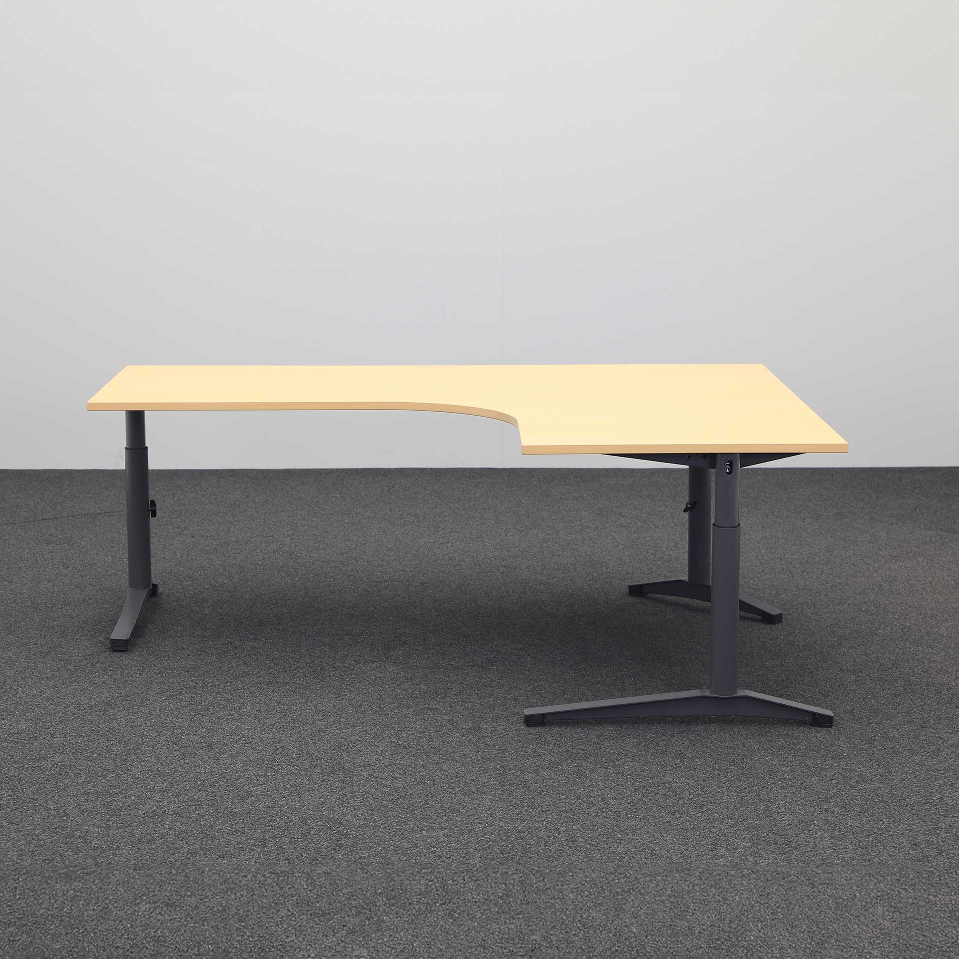 Schreibtische Steelcase