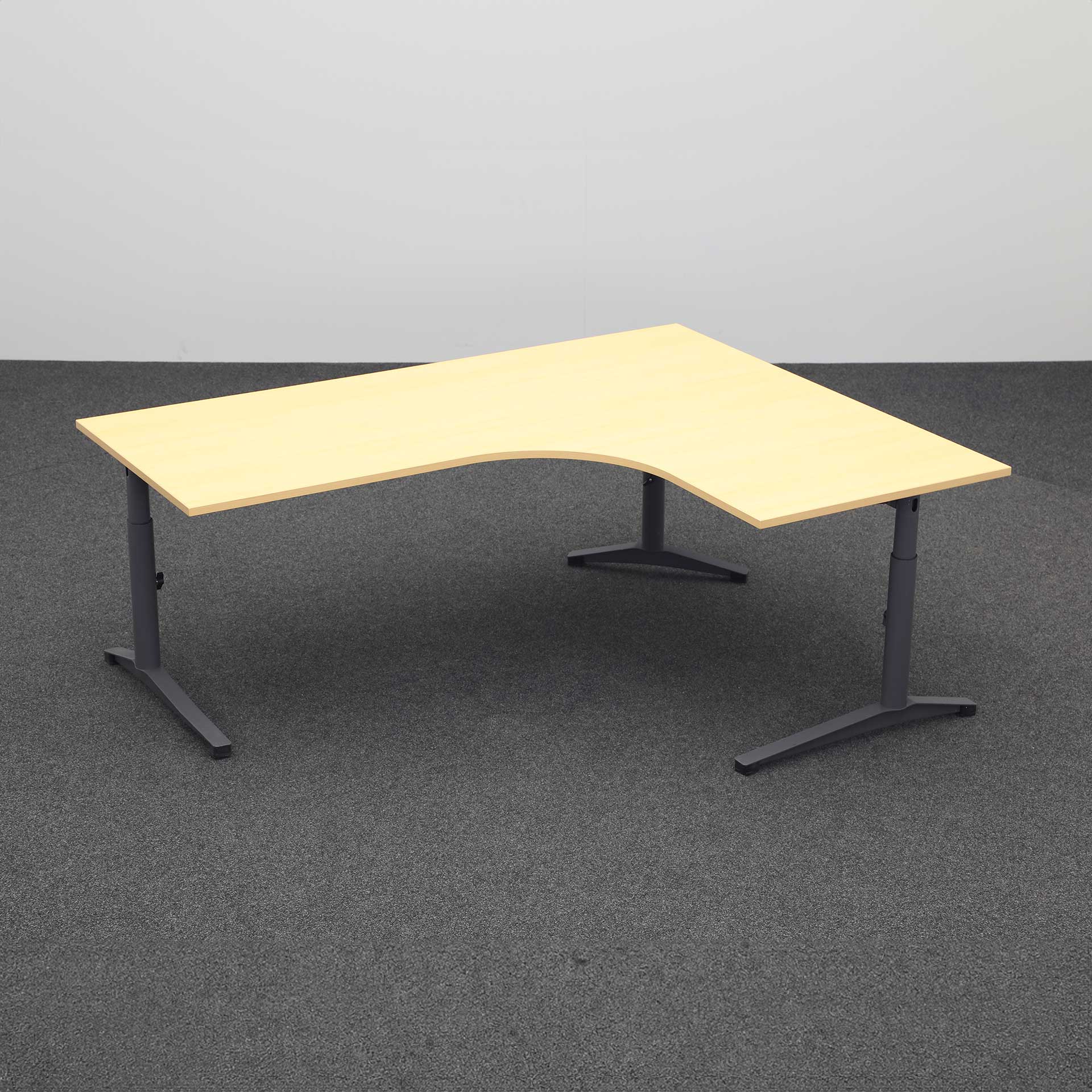 Schreibtische Steelcase