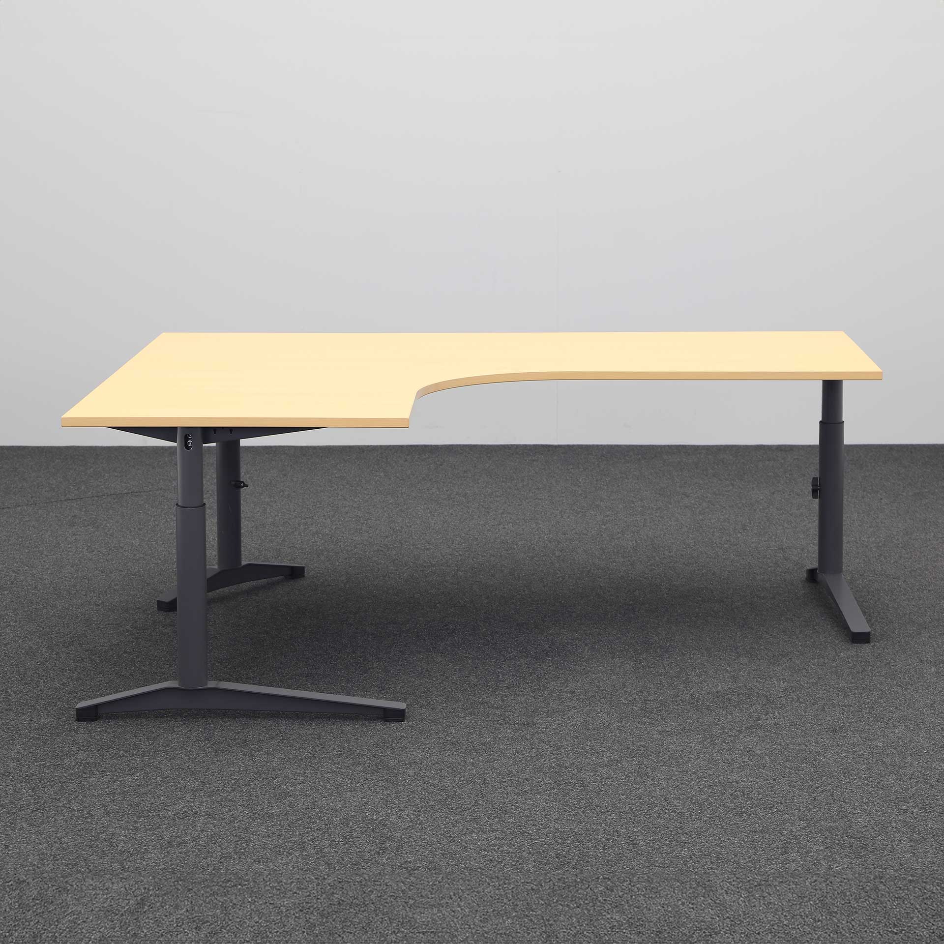 Schreibtische Steelcase