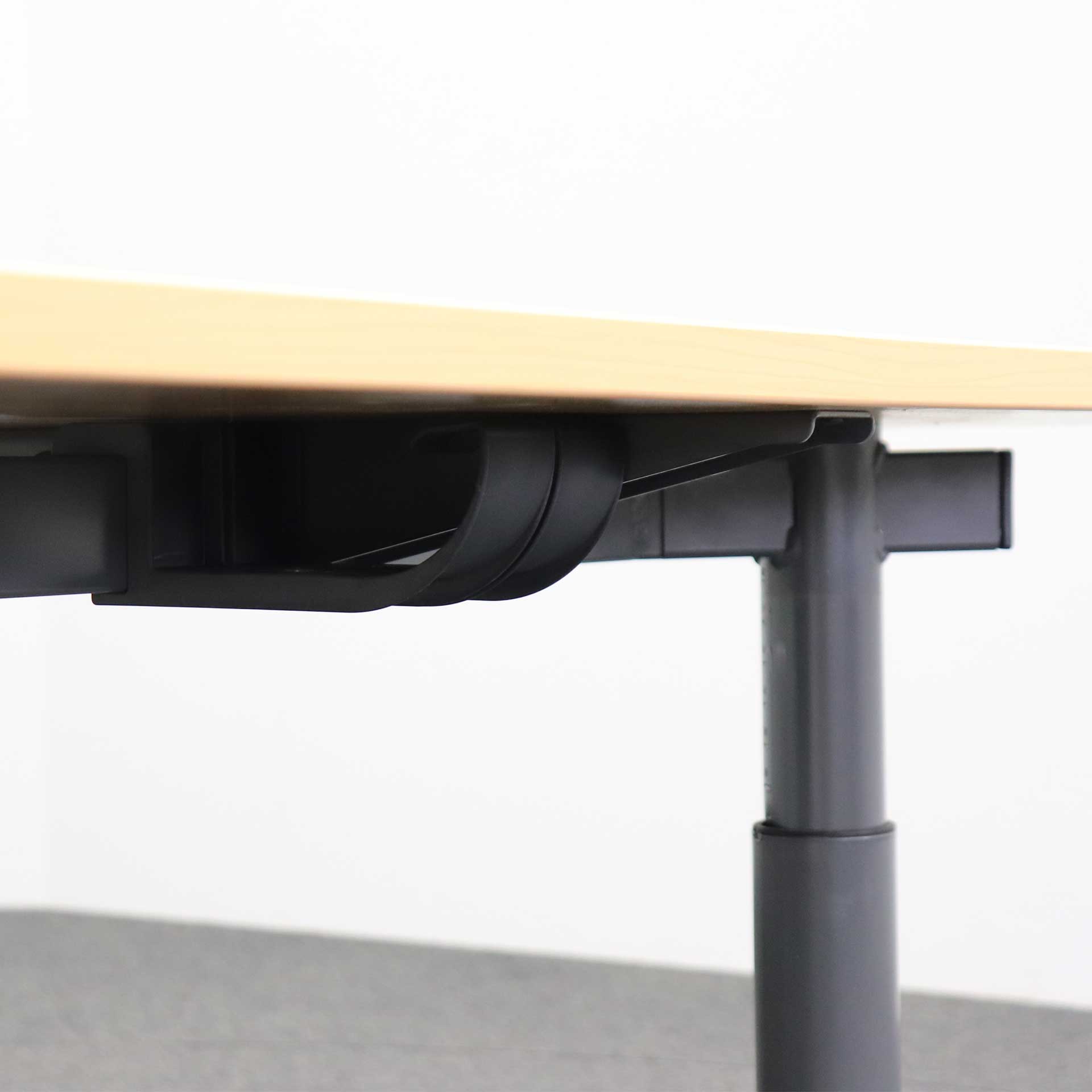 Schreibtische Steelcase