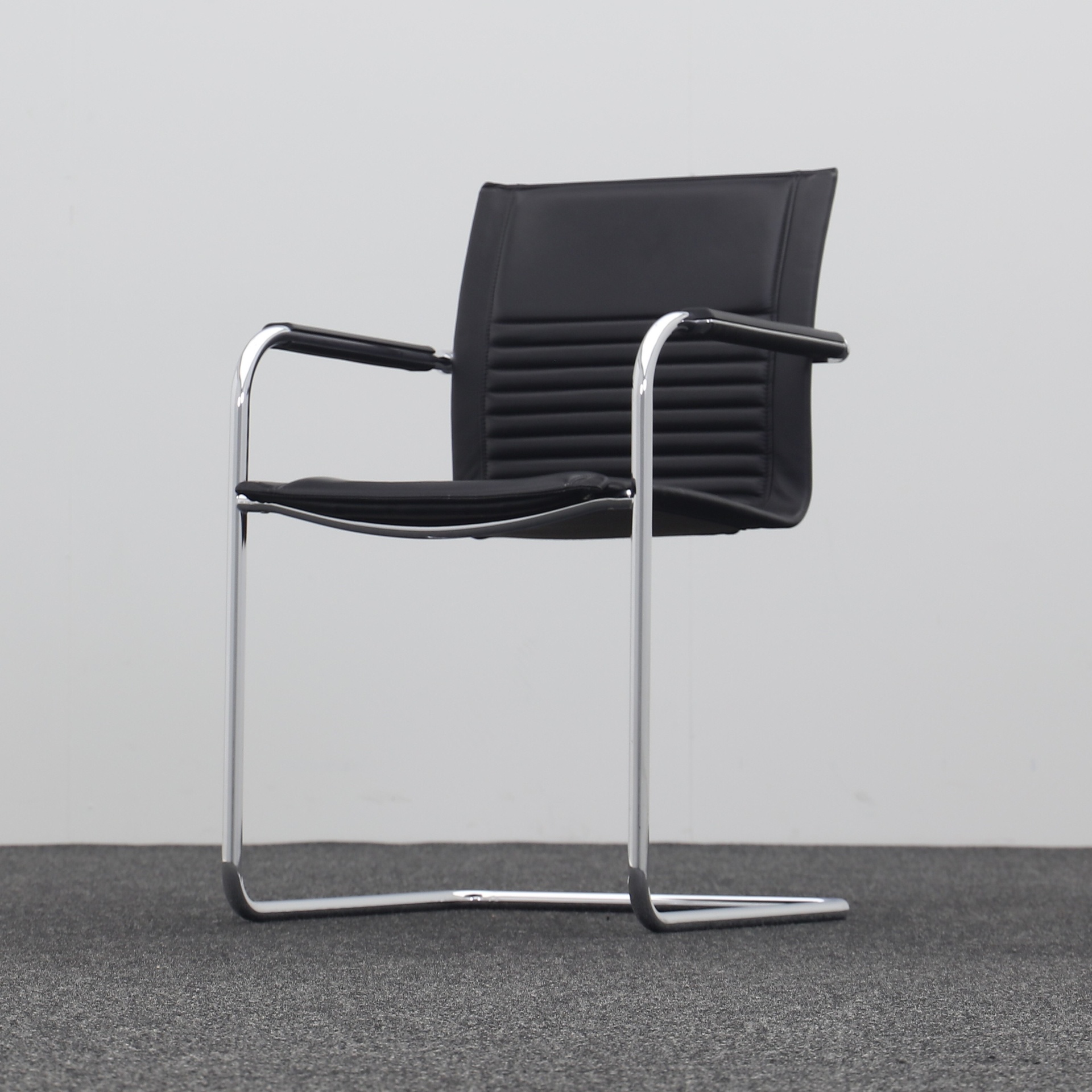 Freischwinger Walter Knoll Art Collection