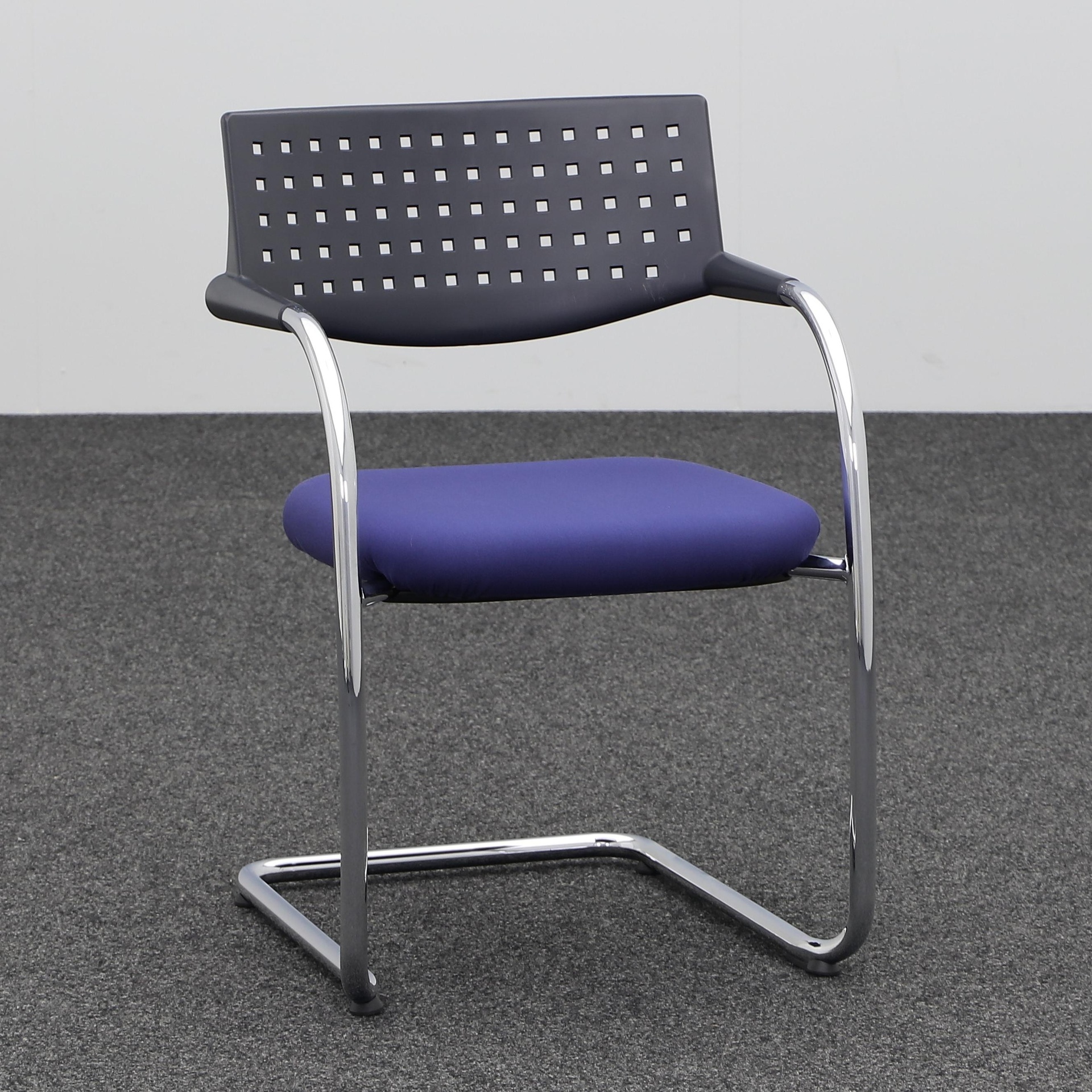 Chaise cantilever Vitra visavis (Bleu, Bon, Patins en plastique, Accoudoirs fixes)