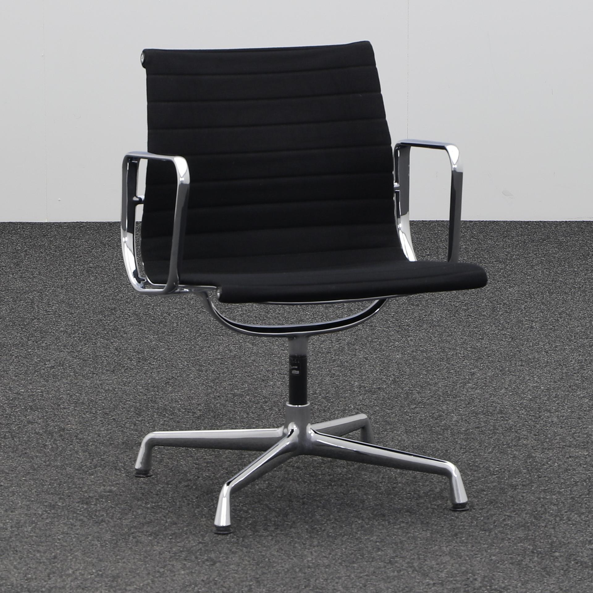 Vitra EA 108 conference chair (Black, Good, Plastic glides, Fixed armrests)