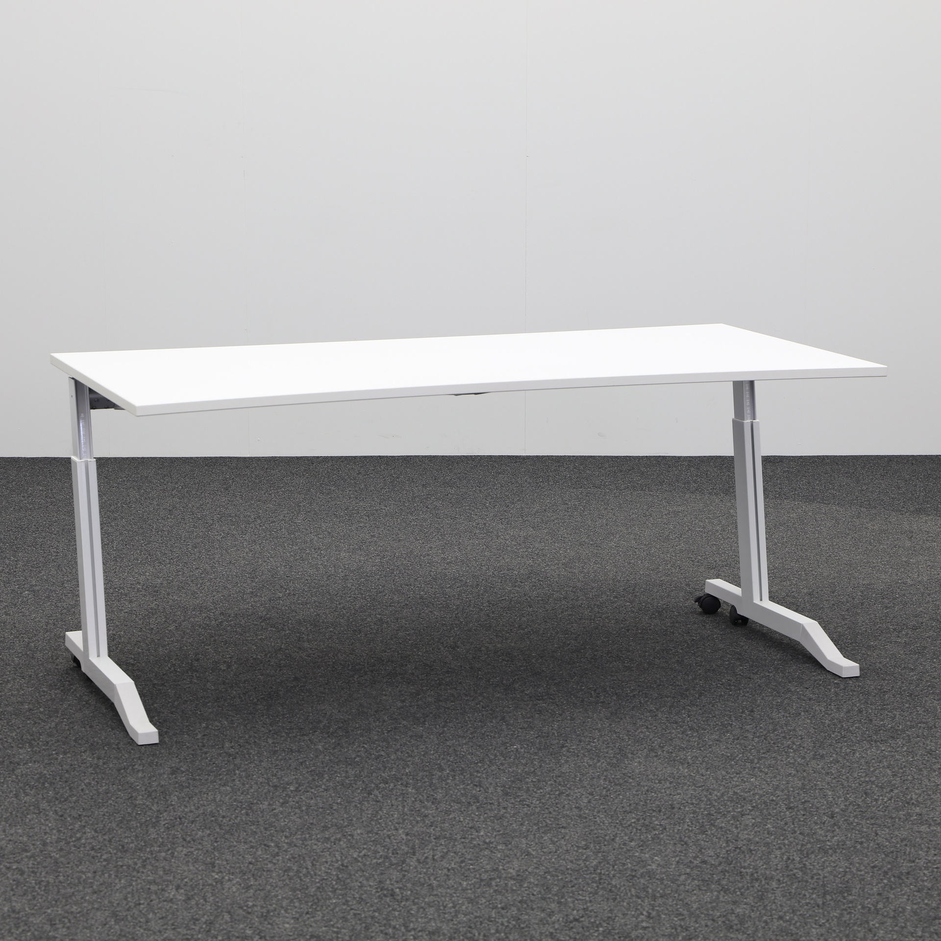 Desks Elan Next (Light gray, Normal used, 180x90, Light gray, Silver gray)