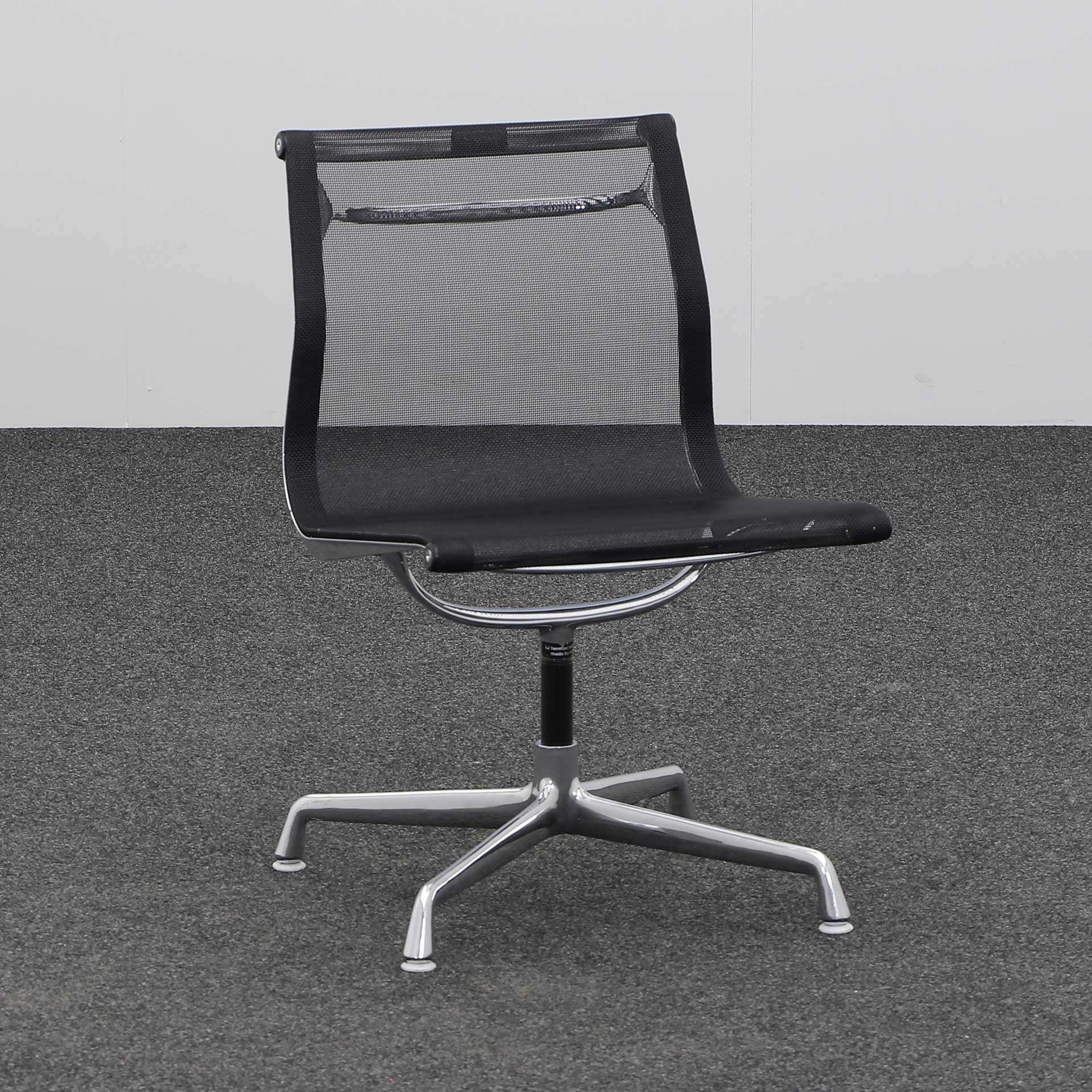 Conference chairs Vitra EA 108 (Black, Good, Plastic glides, without armrests)