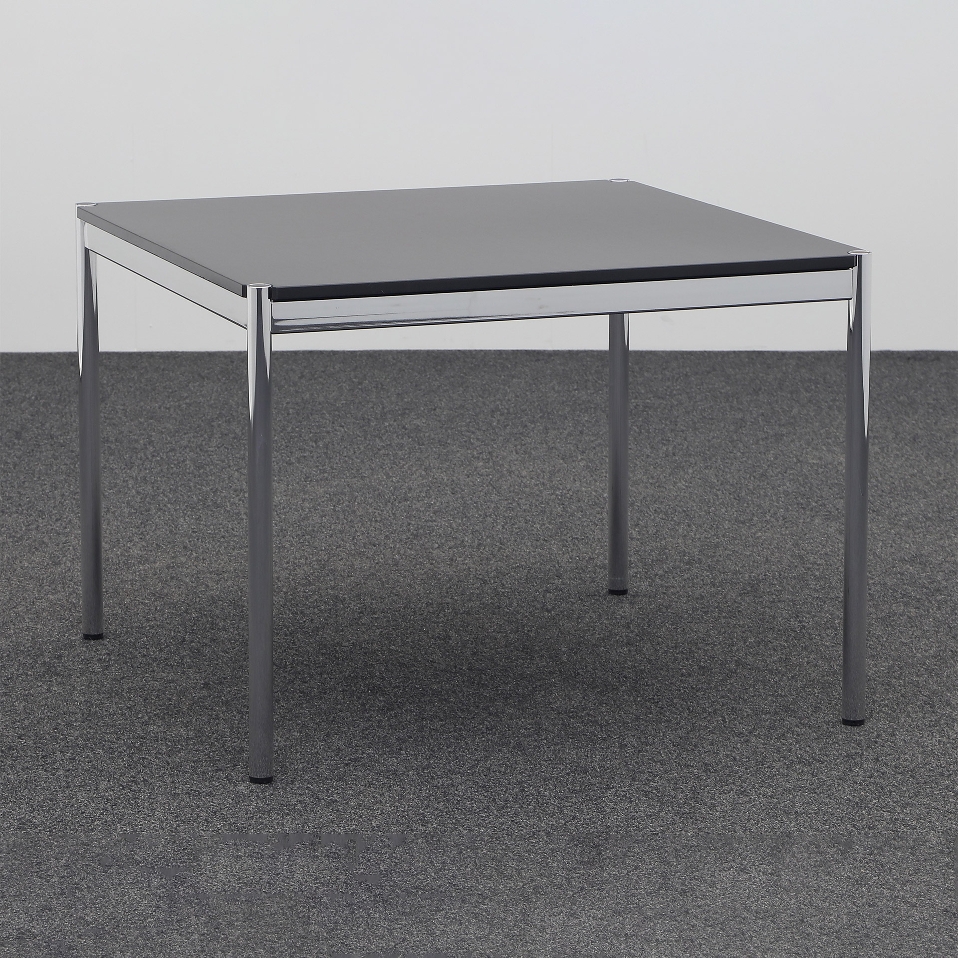 Conference tables USM Haller (Black, Heavily used, 100x100, Chrome-plated, Chrome-plated)