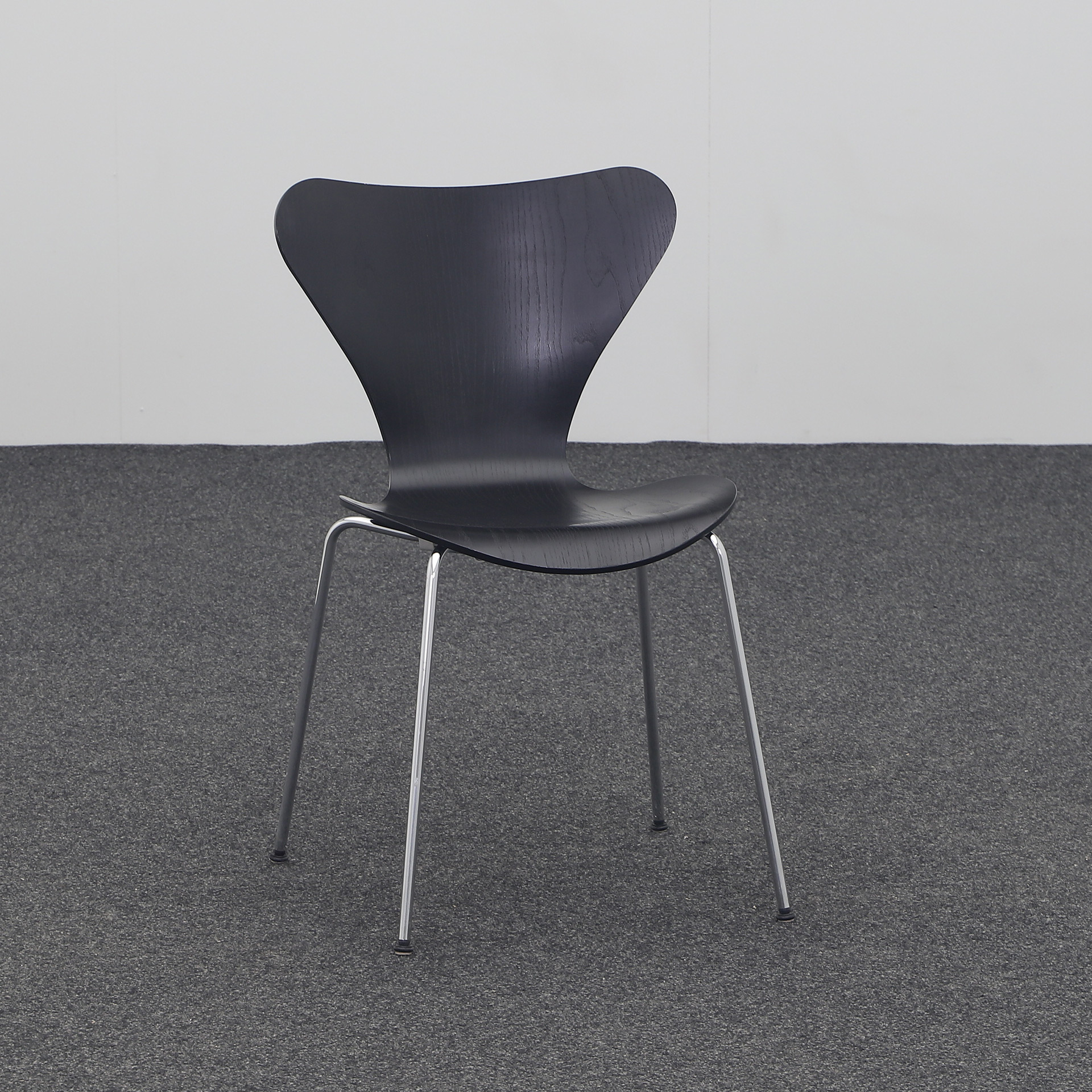 4-Fuss Stühle Fritz Hansen Serie 7 (Schwarz, Normal Gebraucht, Kunststoffgleiter, ohne)