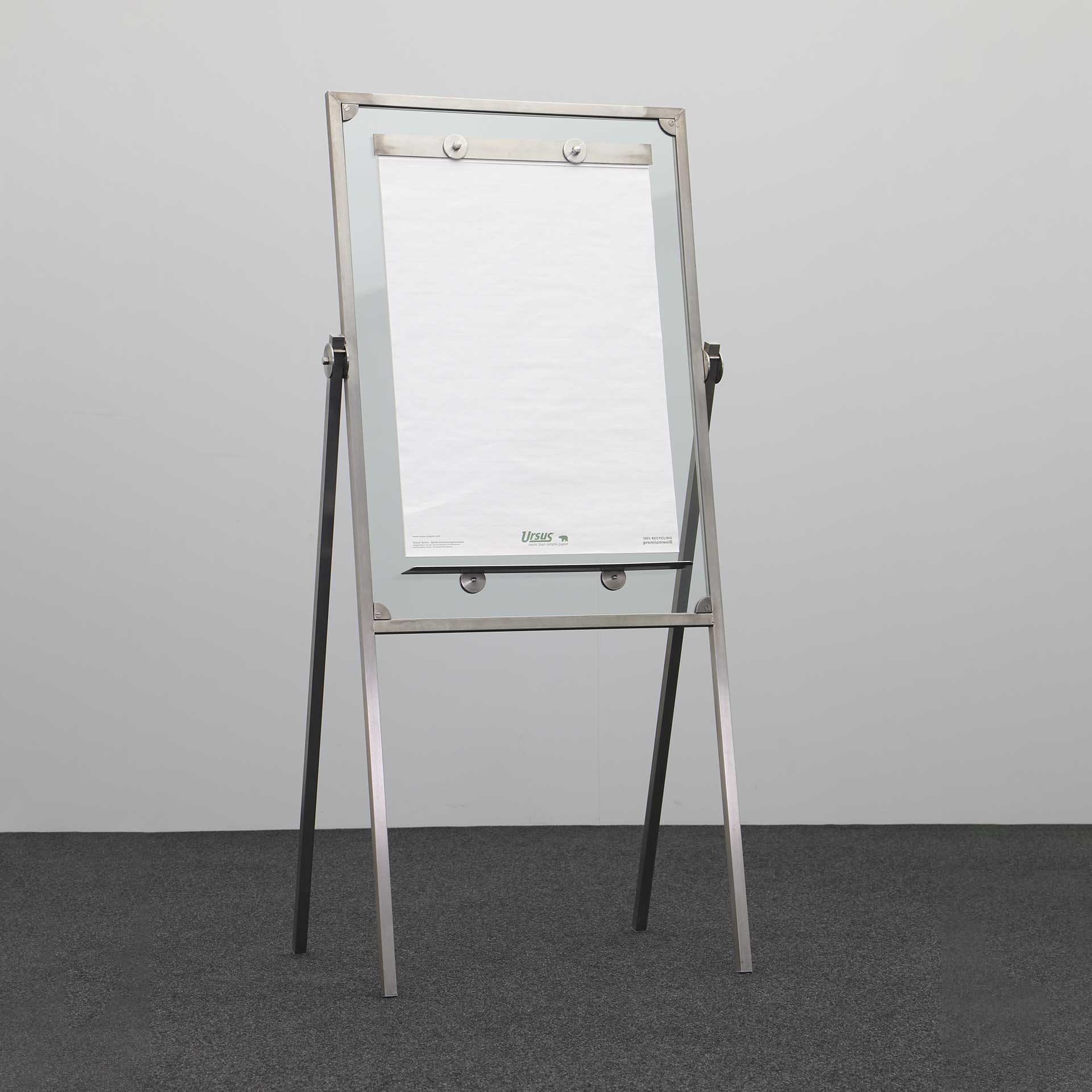 Flipchart-Tafel aus Chromstahl (Silbergrau, Gut)