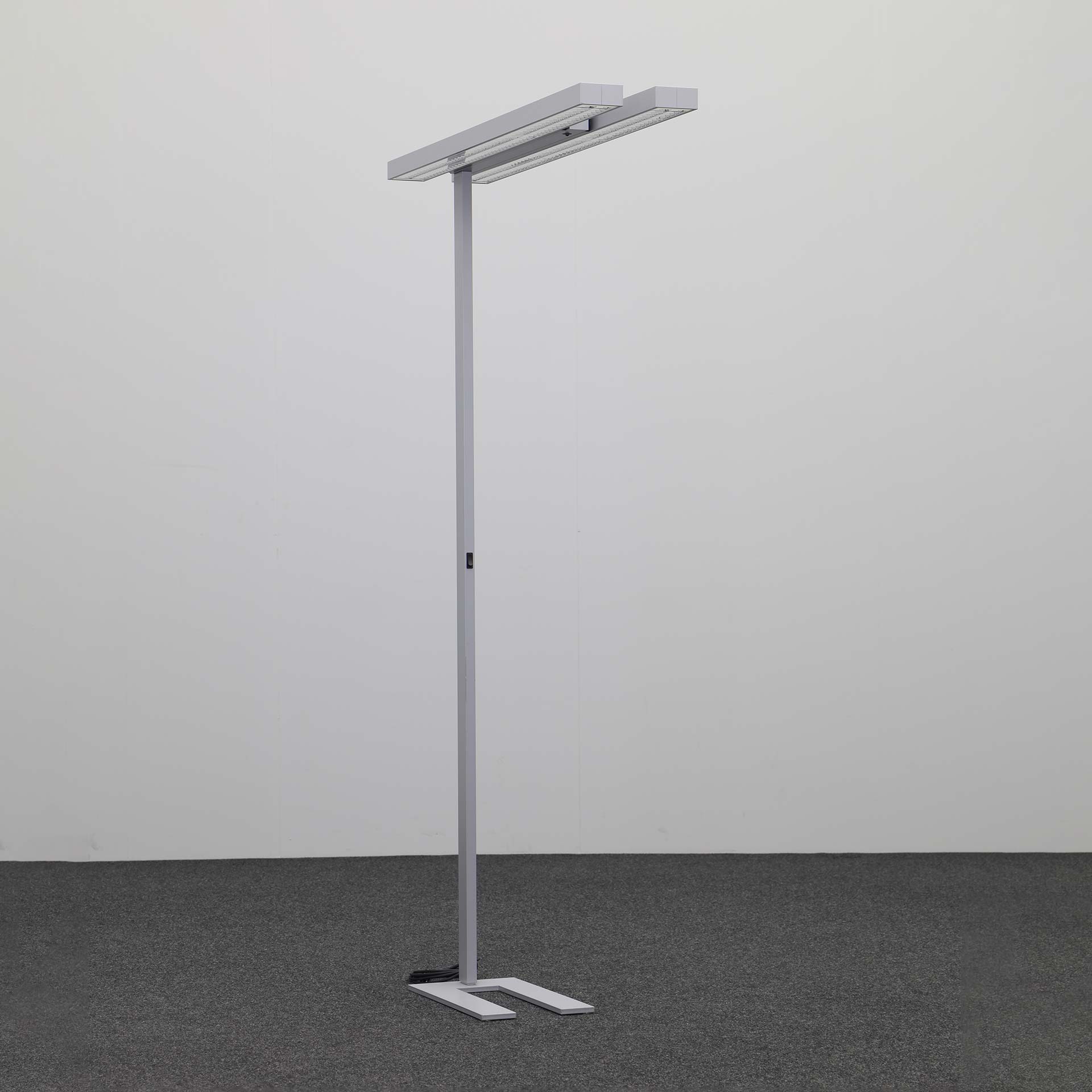 Floor lamps Trilux (Silver gray, Normal used)