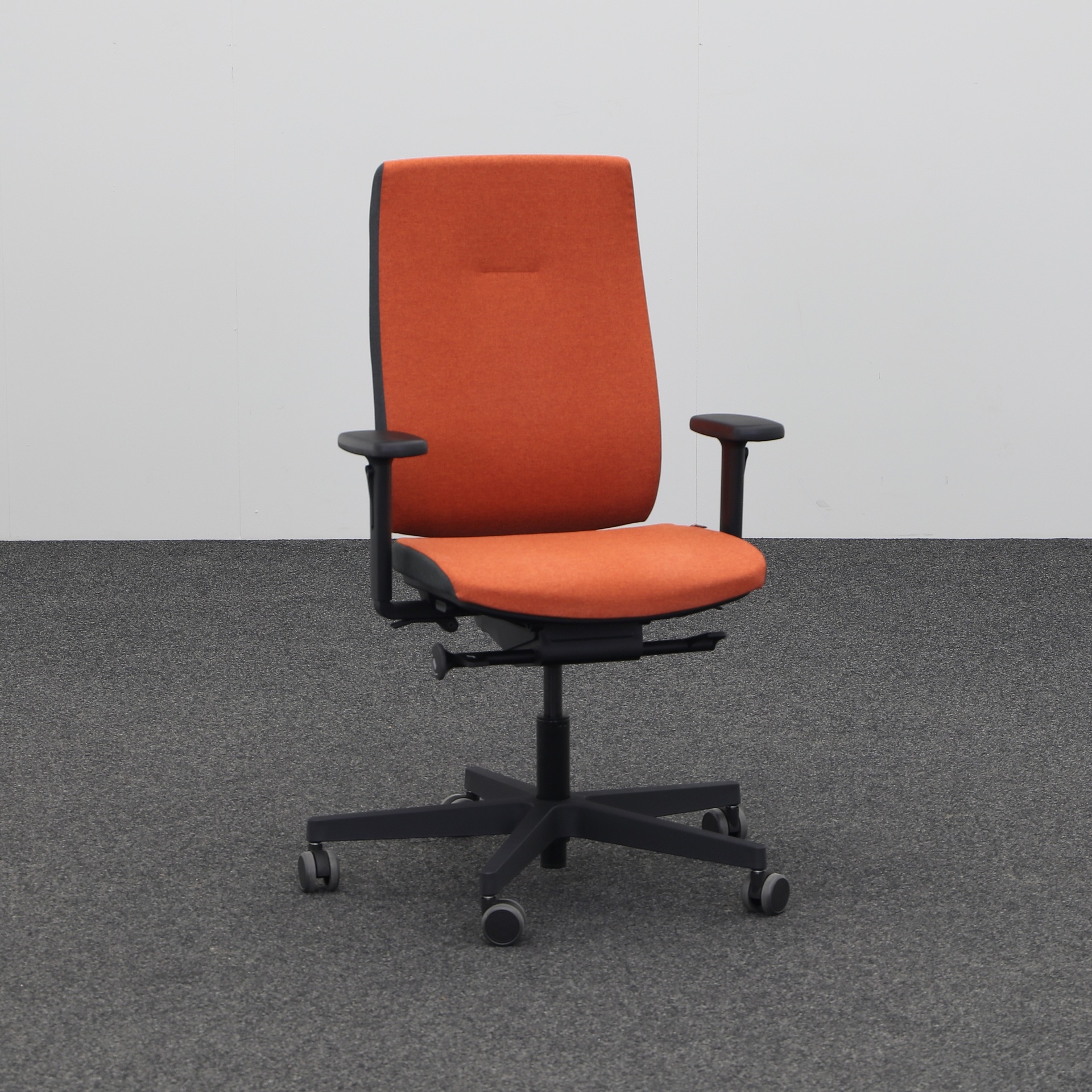 Chaises de bureau pivotantes Sitag SitagPoint Tec 2 (Orange, Très bon, Roulettes pour sols durs, 1D Accoudoirs)