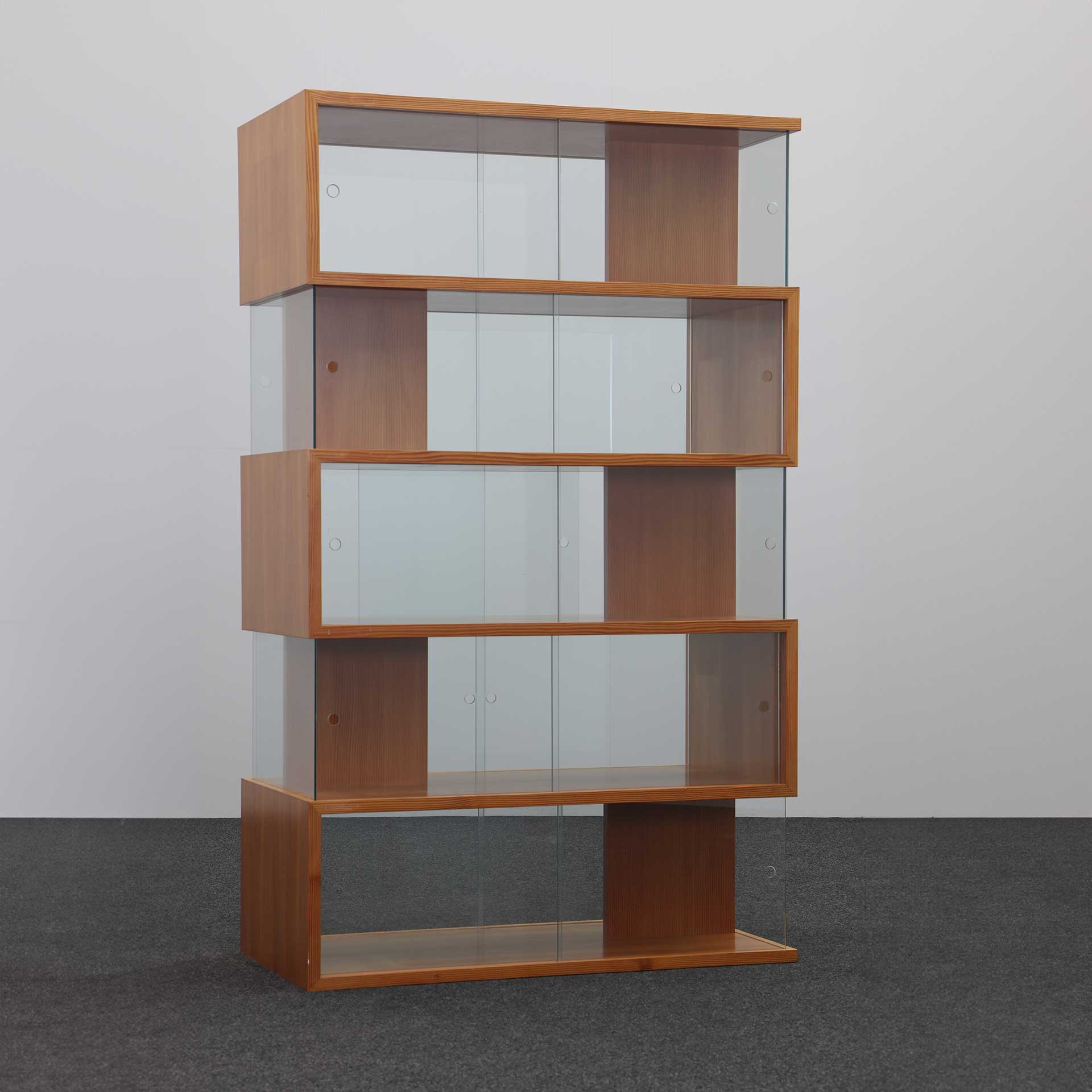 Design bookcase, wood, glass (Lärche, Normal used)