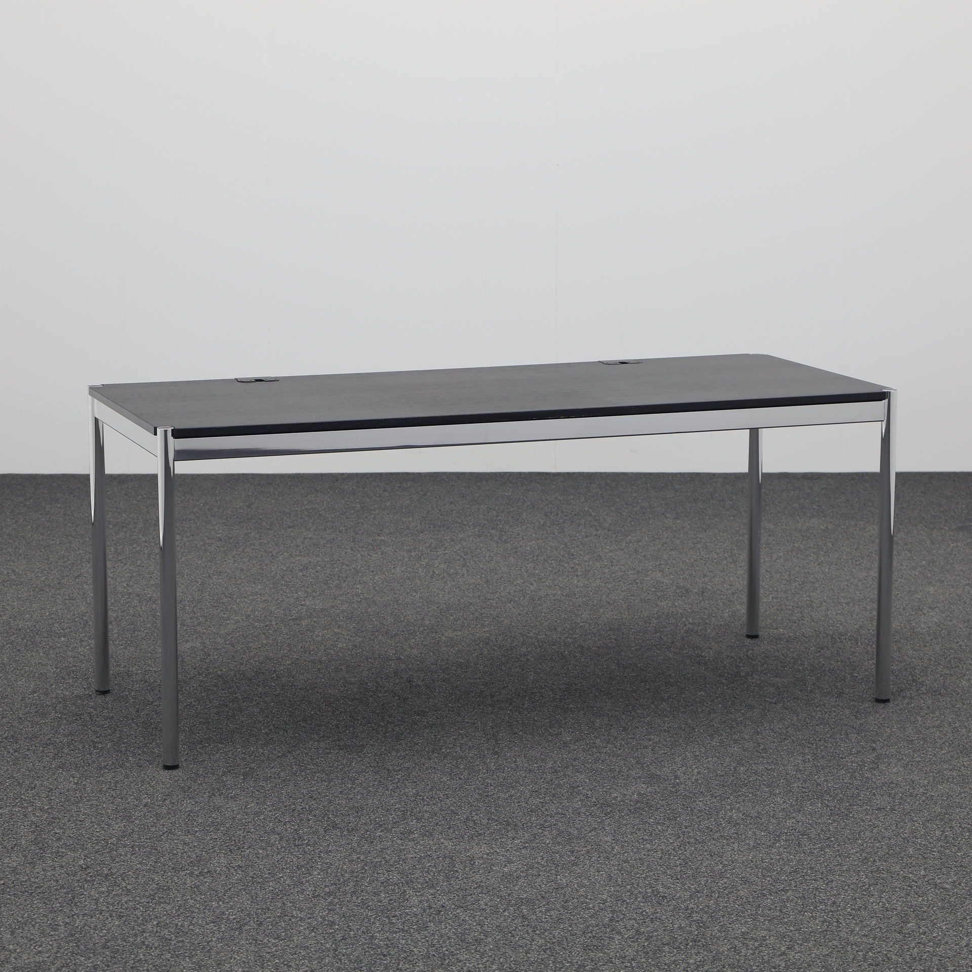 Tisch USM Haller Advanced (Schwarz, Normal Gebraucht, 175x75, Verchromt)