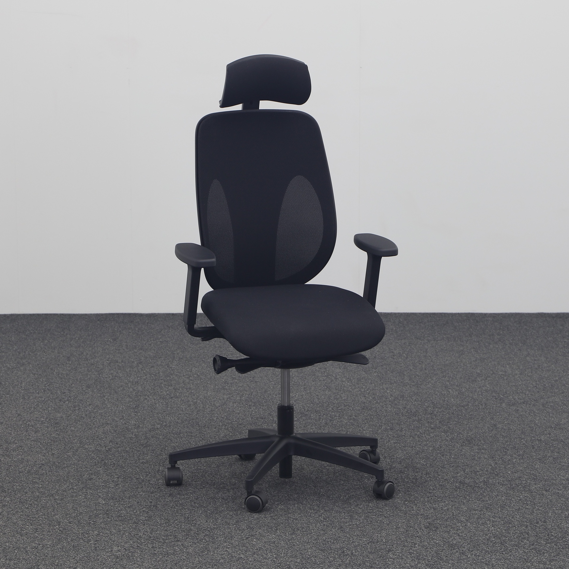 Office swivel chairs Giroflex 353 (Black, Good, Hard floor castors, 1D Armrests)