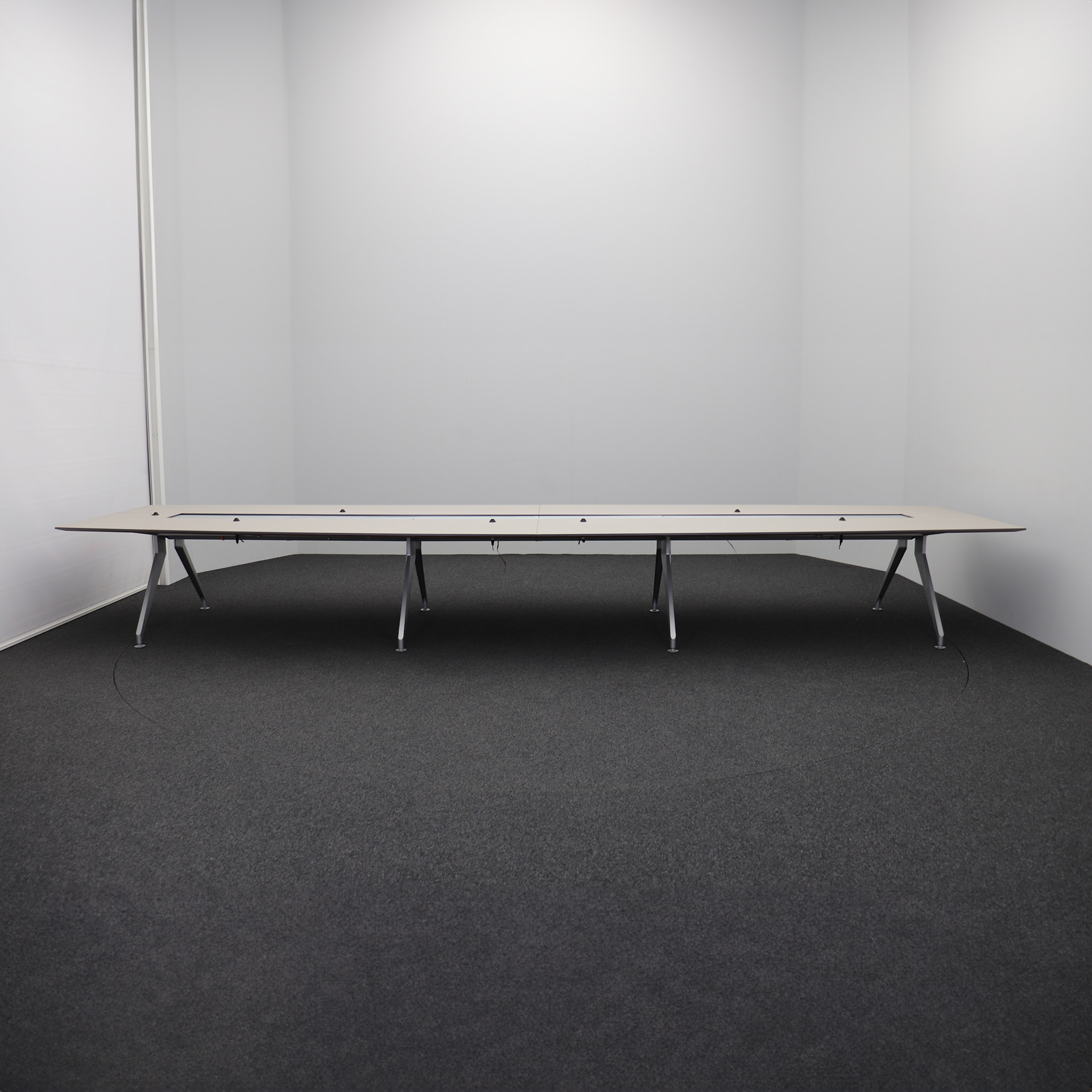 Konferenztische Steelcase (Beige, Normal Gebraucht, 560x160, Silbergrau)