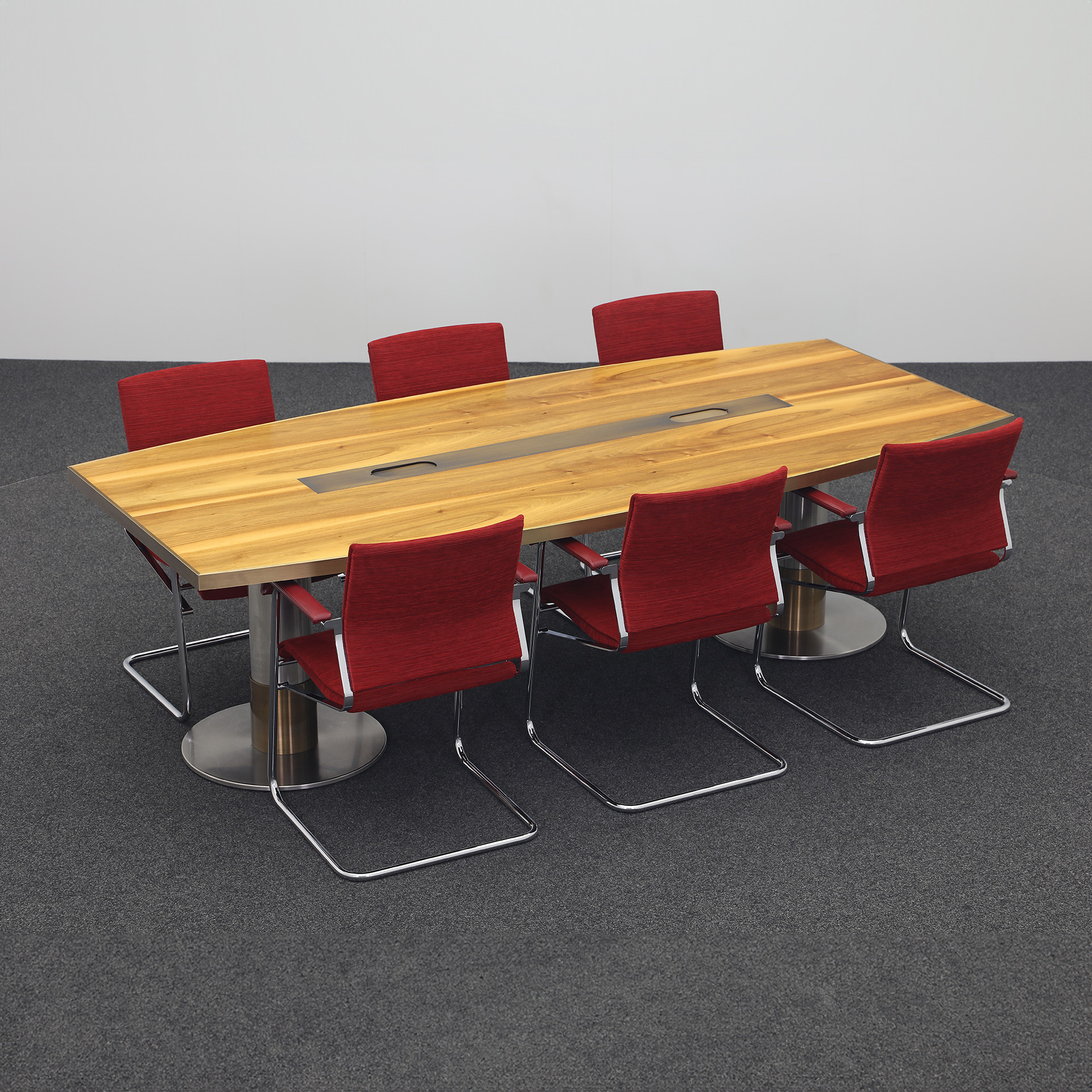 Conference table boat-shaped walnut with Wilkhahn chairs (Walnut, Normal used, 250x99, Chrome-plated)