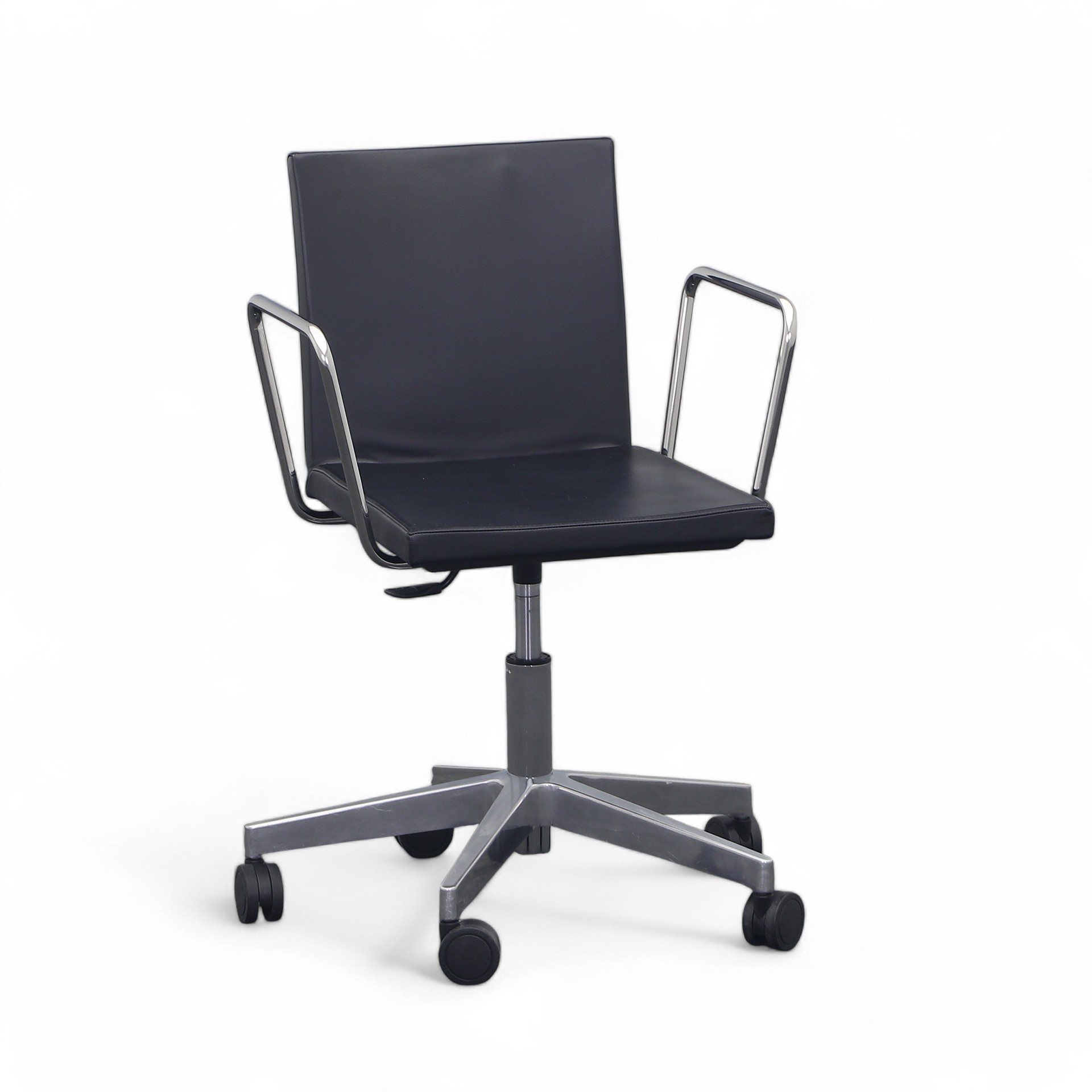 Leather office chair (Black, Normal used, Chrome-plated, Fixed armrests)