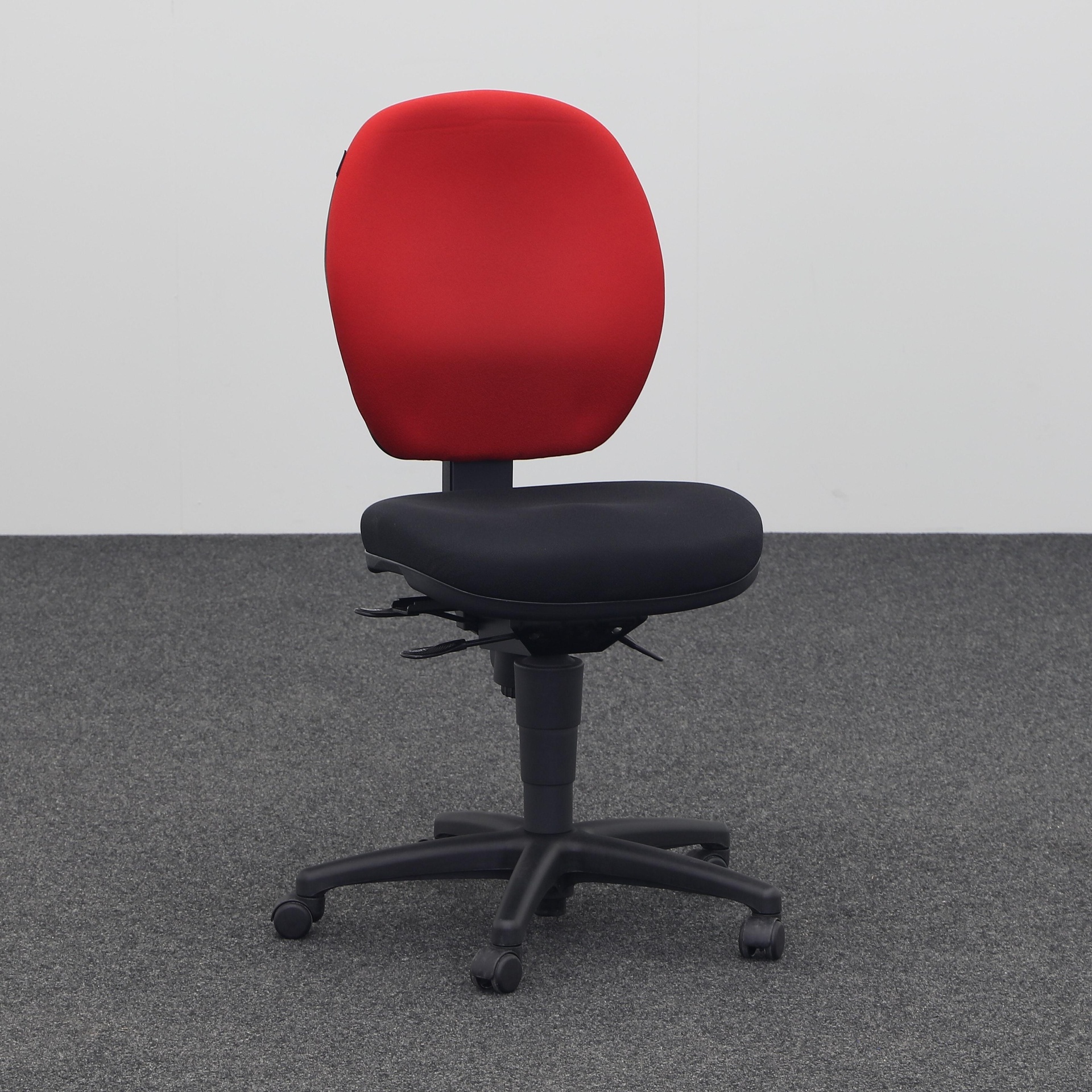 Office swivel chairs Tergon T4 (Black, Normal used, Carpet castors, without)